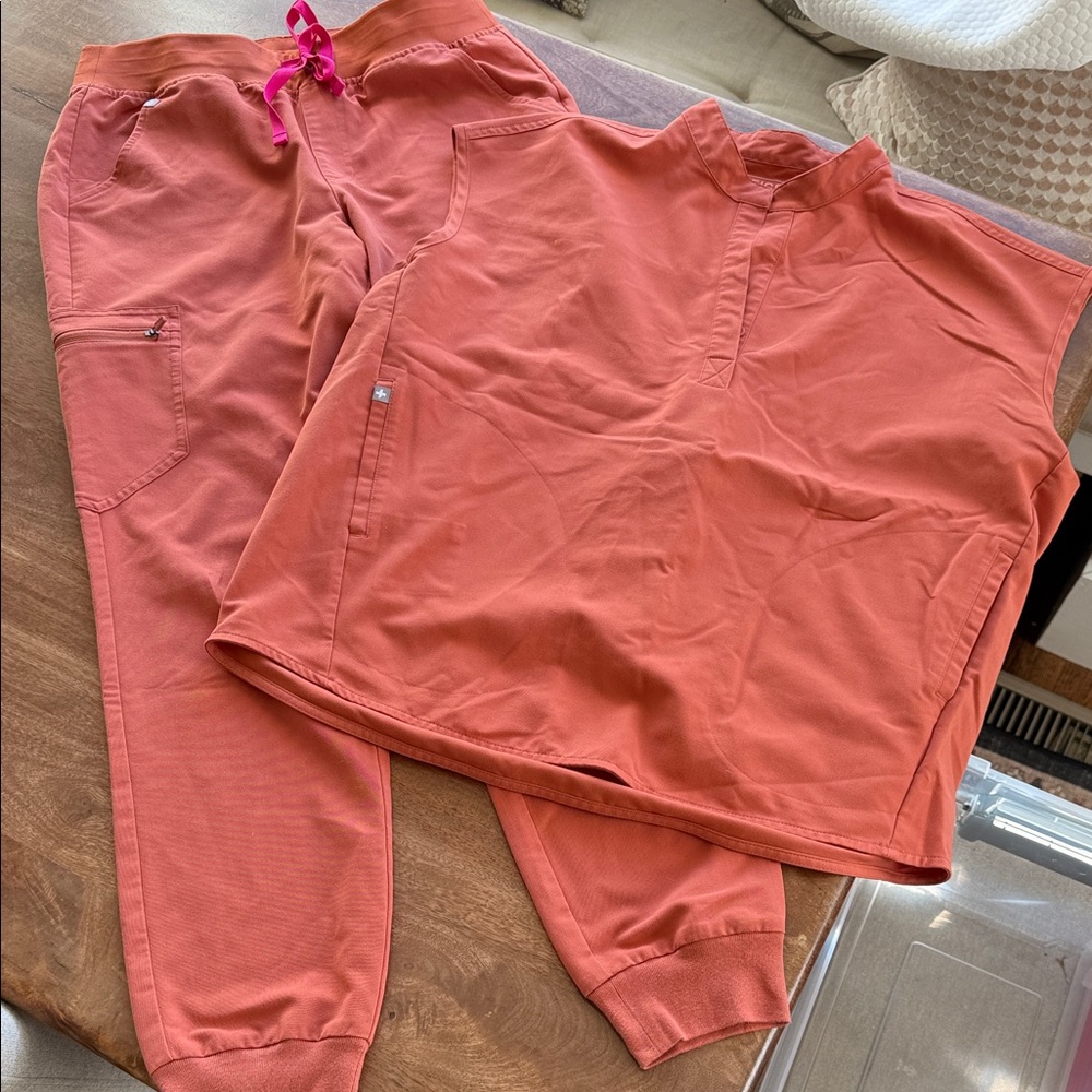 Figs Women’s Terracotta Scrub Set- M SOLD OUT COLOR